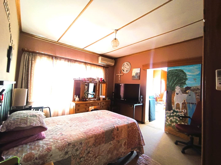 5 Bedroom Property for Sale in Hospitaalpark Free State